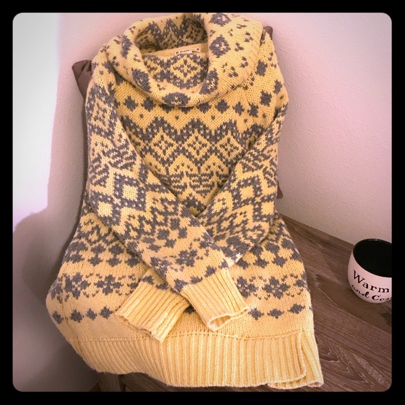 Ruff Hewn Sweaters - Adorable & Warm RuffHewn Turtleneck Sweater— Large